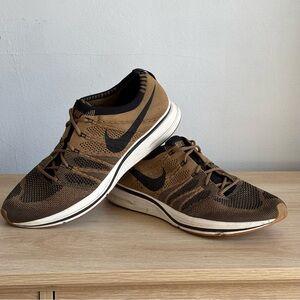 Nike 2018 Flyknit Trainer Sneakers “Golden Beige”